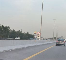 رسميًا..خفض سرعة طريق الملك فهد (المطار) من 120 إلى 90 كم/س