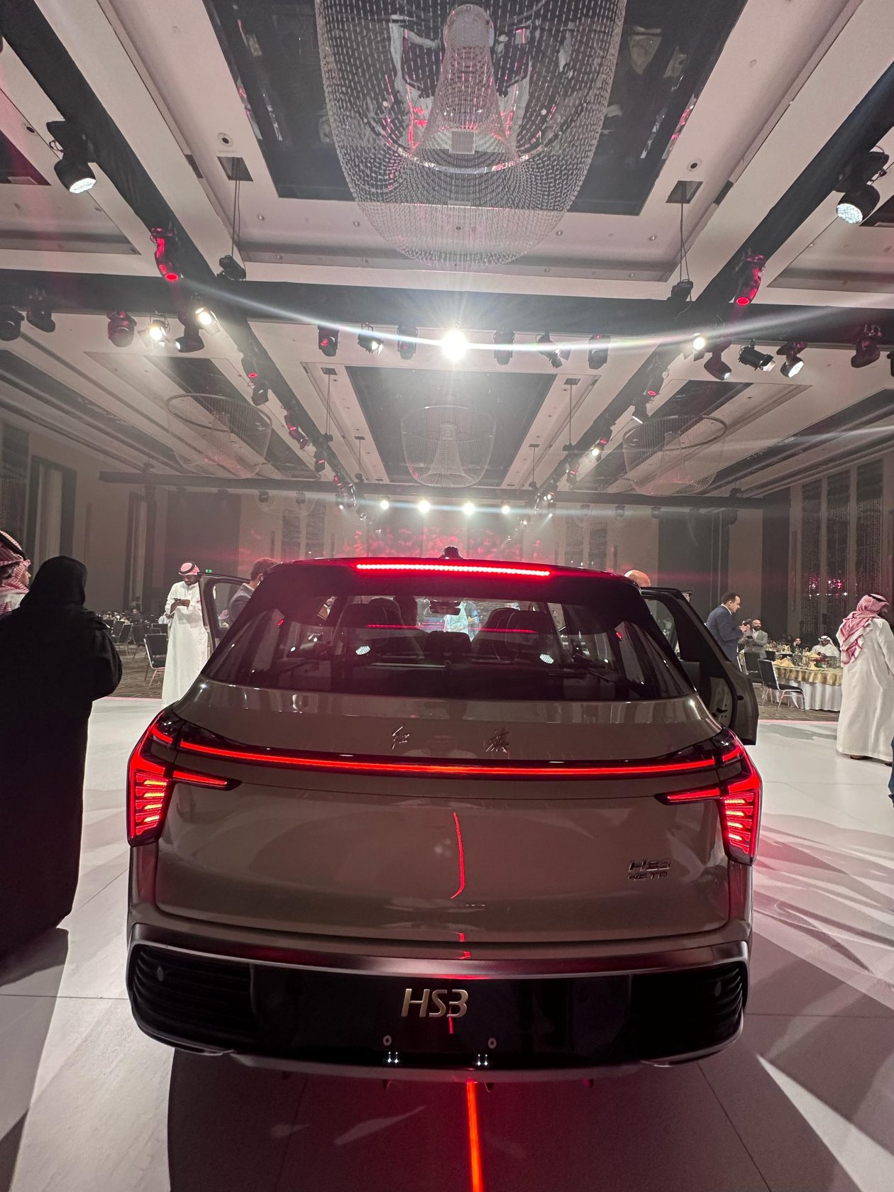 التوكيلات العالمية للسيارات الفاخرة تطرح هونشي HS3 2024 الجديدة كلياً في السوق السعودي 16