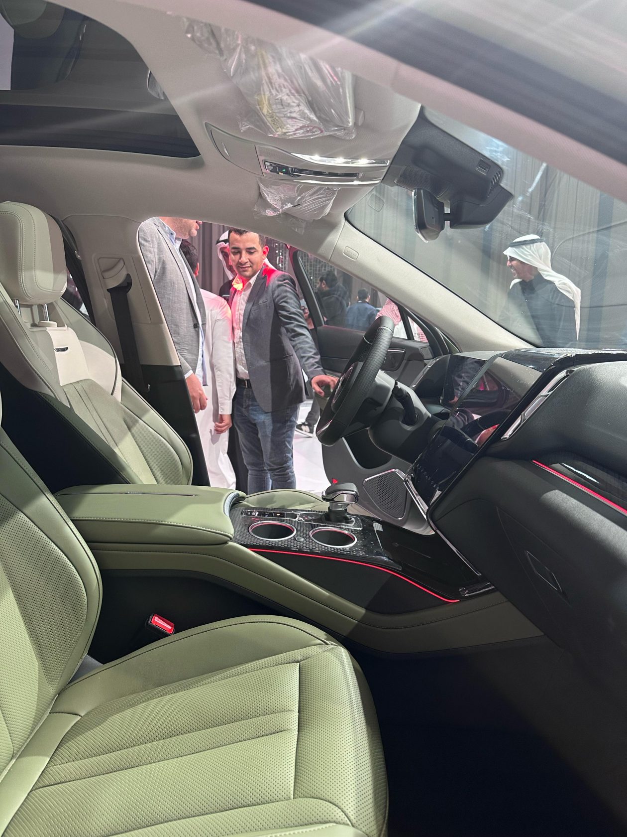 التوكيلات العالمية للسيارات الفاخرة تطرح هونشي HS3 2024 الجديدة كلياً في السوق السعودي 13