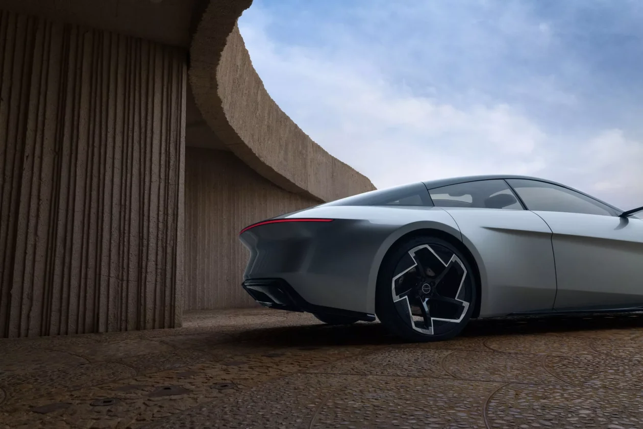 كرايسلر تكشف عن سيارة اختبارية غير تقليدية تمهد للمستقبل الكهربائي للعلامة 7