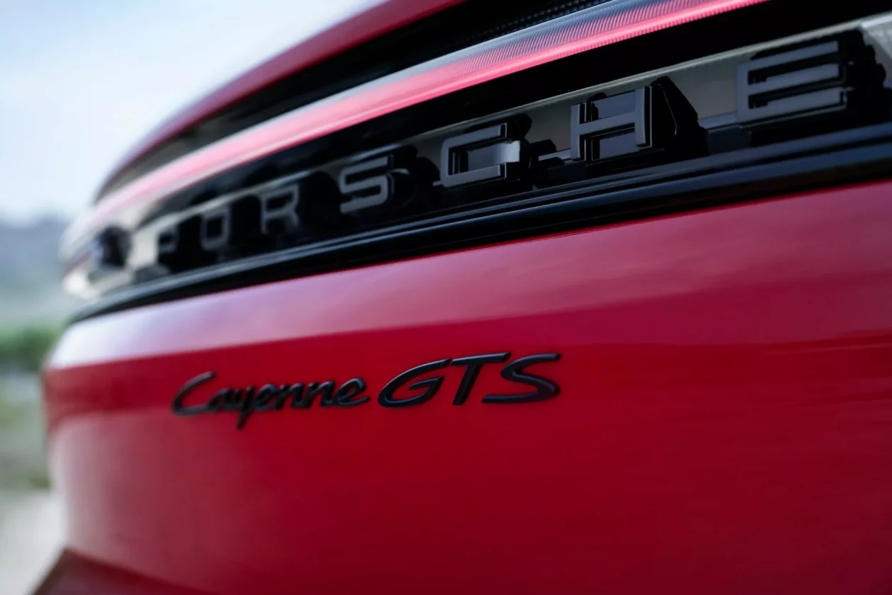 بورش كايين GTS موديل 2025 الجديد كلياً ينطلق بمحرك أقوى وداخلية أفخم وتحديثات داخلية جديدة 18