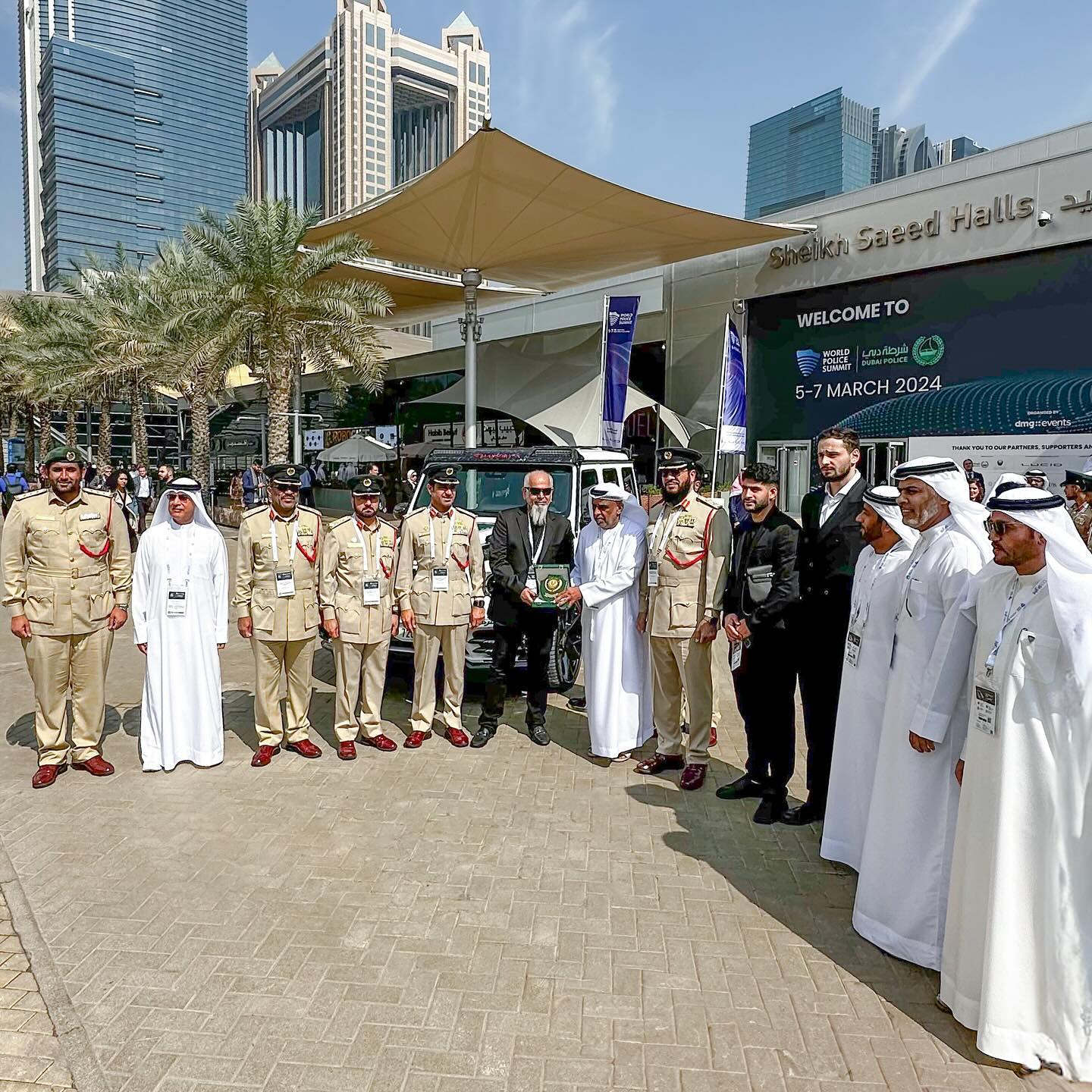 شرطة دبي تضم مرسيدس G63 مانسوري معدلة بقوة 720 حصان لأسطولها من السيارات الخارقة 1
