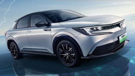 هوندا تكشف عن سيارتين كروس أوفر جديدتين في معرض بكين للسيارات 2024