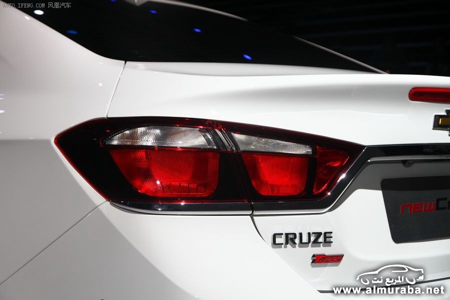 Chevrolet-Cruze-2015-35