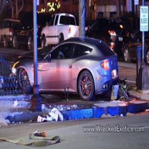 “بالصور” حادث فيراري FF تصدم فورد C-MAX ثم تقتحم سياج في بوسطن