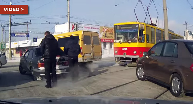 “بالفيديو” اسوأ سائق واسوأ مكان للإيقاف السيارة