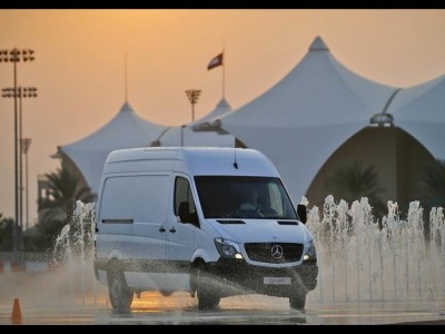 " بالصور" شاحنة مرسيدس بنز سبرينتر الان في الامارات Mercedes-Benz Sprinter 3