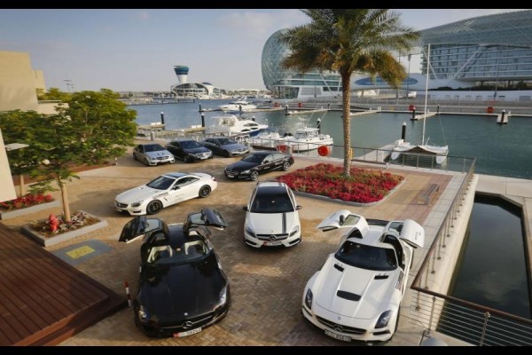 " بالصور" سيارات مرسيدس يتم اختبارها لاول مرة علي حلبة ميناء ياس في ابوظبي 4