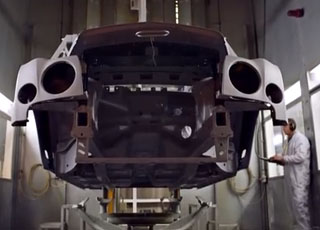 "فيديو" شاهد مصنع بنتلي من الداخل وطريقة صناعة سيارة بنتلي مولسان الجديدة Inside Bentley 3