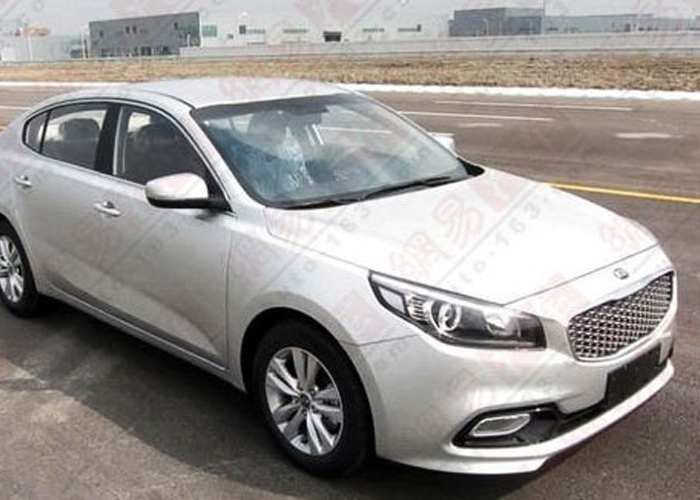 “صور تجسسية” ترصد سيارة كيا K4 2015 الجديدة القادمة في الصين Kia K4