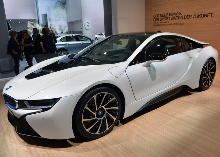 “تقرير” بي ام دبليو اي 8 BMW i8 الجديدة الكهربائية صور ومواصفات واسعار