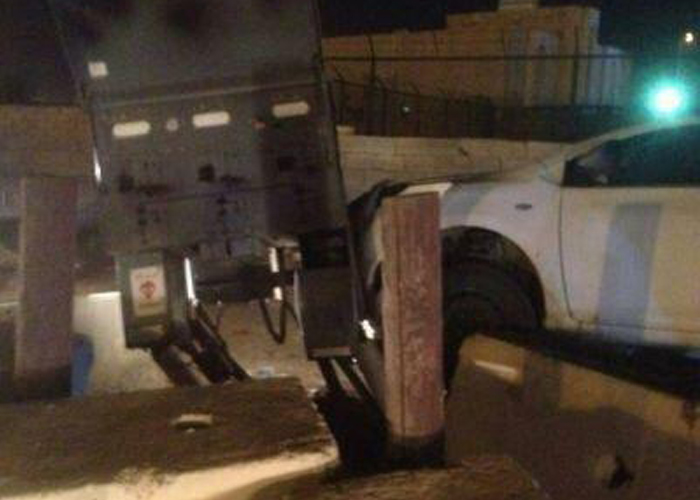 "صورة" حادث مروري يتسبب بإنقطاع الكهرباء عن قصر أمير جازان 3