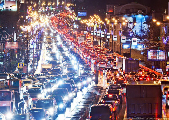 “بالصور” شاهد ازدحام السيارات في مدينة موسكو الروسية أكثر من 3 ملايين سيارة!