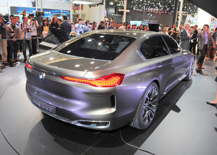 بي ام دبليو الفئة السابعة 2015 "RWD7" ستكون سيارة المستقبل الاخف وزناً BMW 2