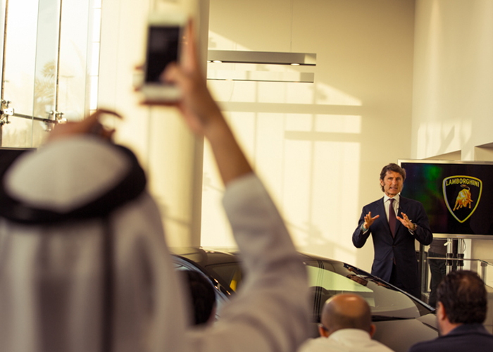 “بالصور” وصول لامبورجيني هوراكان الجديدة كلياً الى مدينة دبي Lamborghini Huracán