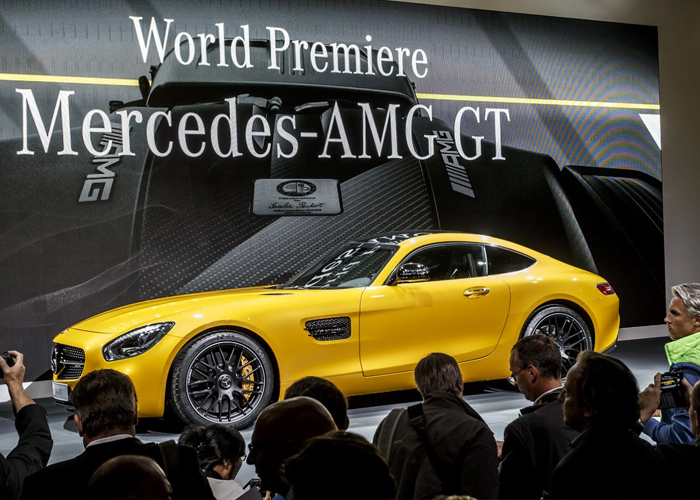 مرسيدس جي تي Mercedes AMG GT 2015 الجديدة كلياً “صور ومواصفات وفيديو”