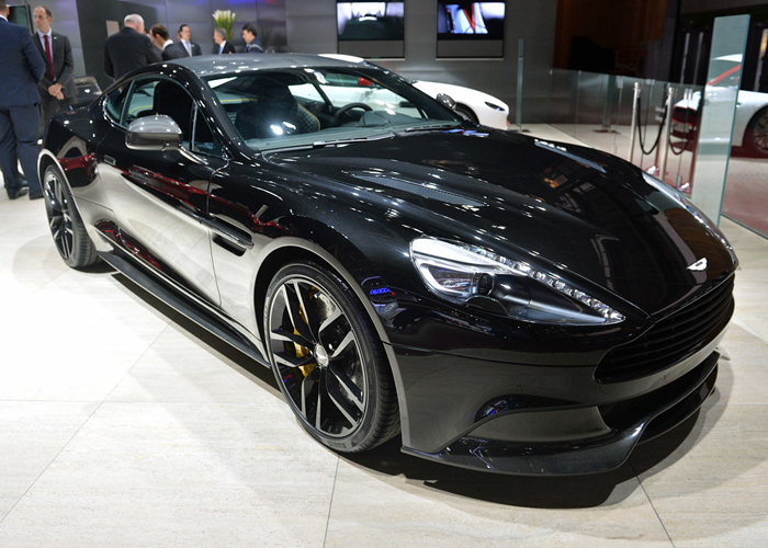 استون مارتن فانكويش 2015 بإصدار خاص من الكربون الكامل “صور ومواصفات” Aston Martin