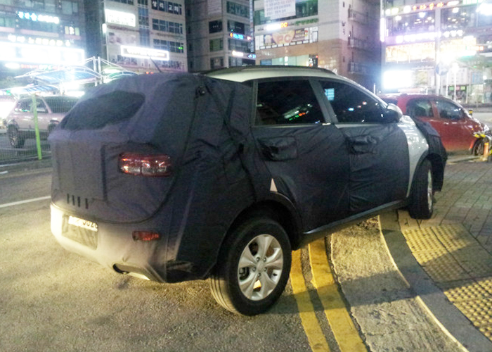 “بالصور” غموض شديد حول سيارة كيا اس يو في ميني الجديدة Kia Mini SUV
