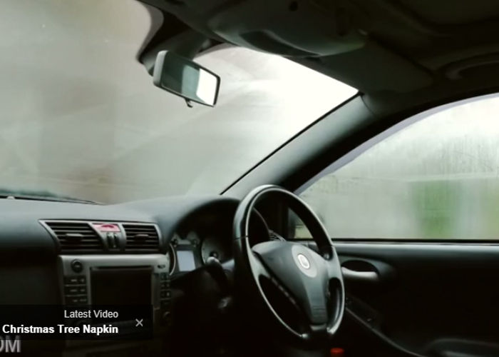 “فيديو” شاهد كيف تمنع البخار من التجمع على زجاج سيارتك!