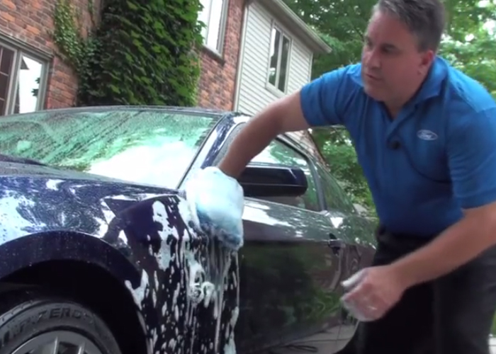 "فيديو" شاهد الطريقة الصحيحة لغسل سيارتك بشكل رائع واقتصادي 6