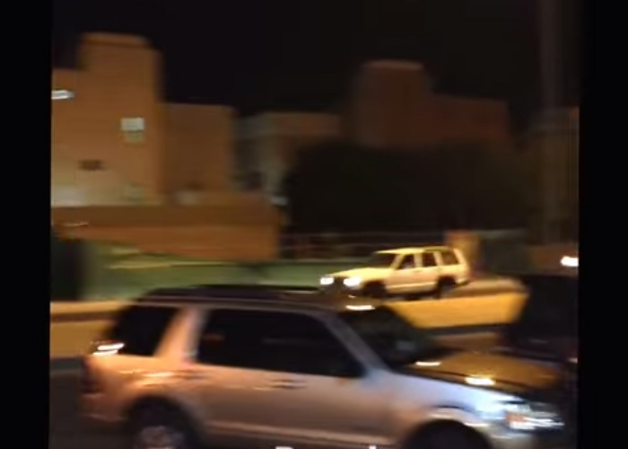 "بالفيديو" انقلاب سيارة مواطن كويتي عند هروبه من مخالفة مرورية! 1